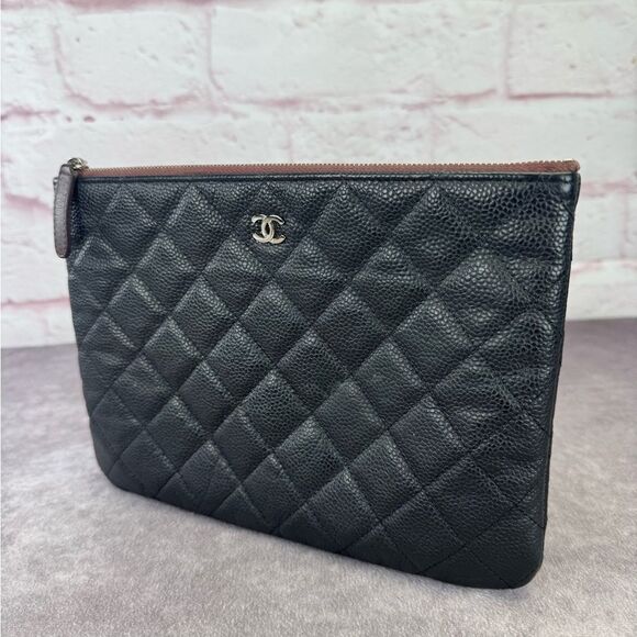 Chanel Black Classic Caviar Quilted O Case Leather Pouch - Picture 2 of 16